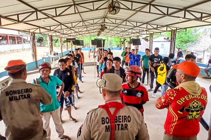 Parceria do Corpo de Bombeiros e Secretaria dos Povos Indígenas qualificou cerca de 30 indígenas para atuação como brigadistas no Alto Tapajós